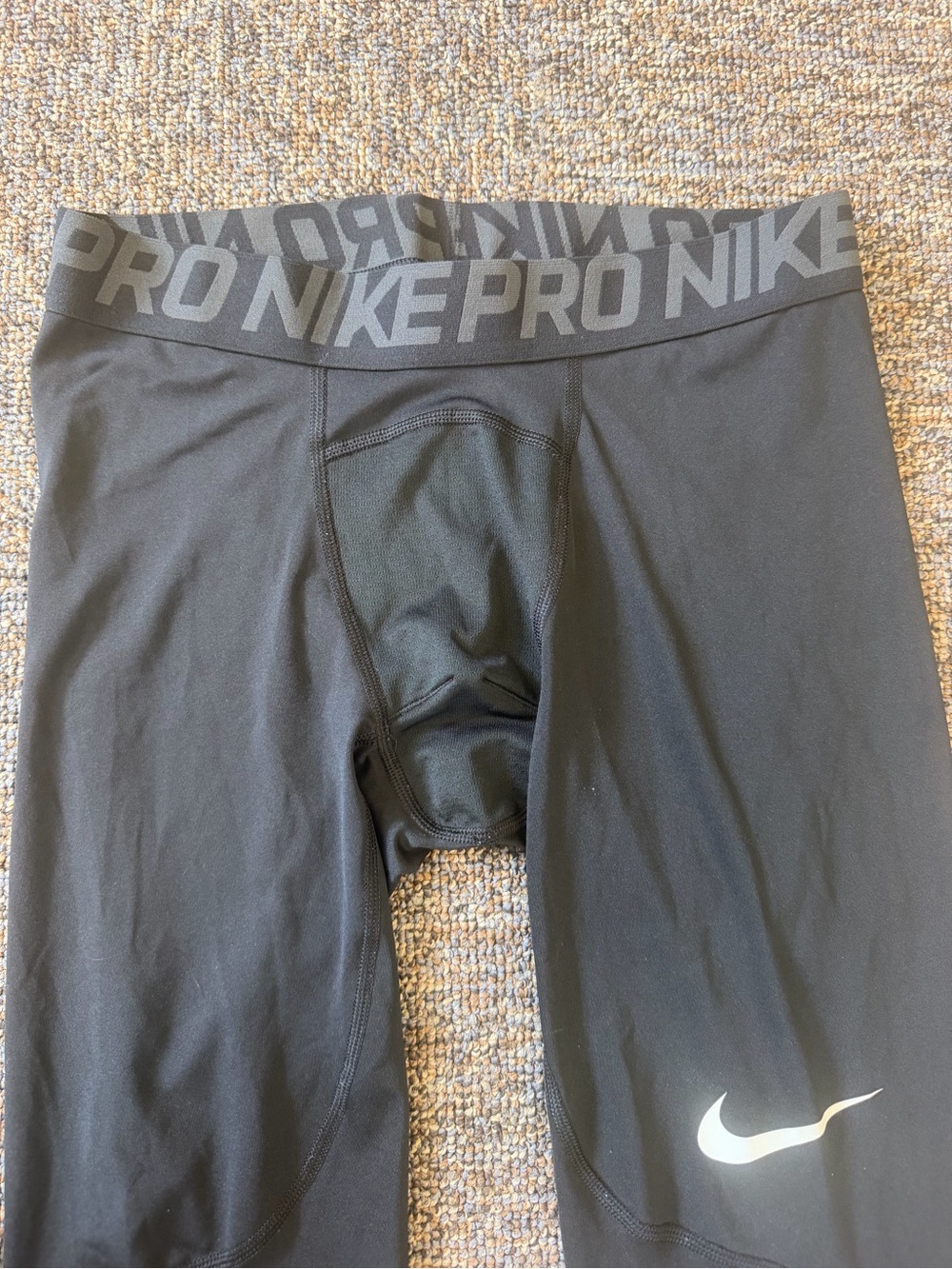 Nike Pro Men’s Compression Tights 3/4 Length Size Medium with White Swoosh - Picture 3 of 8